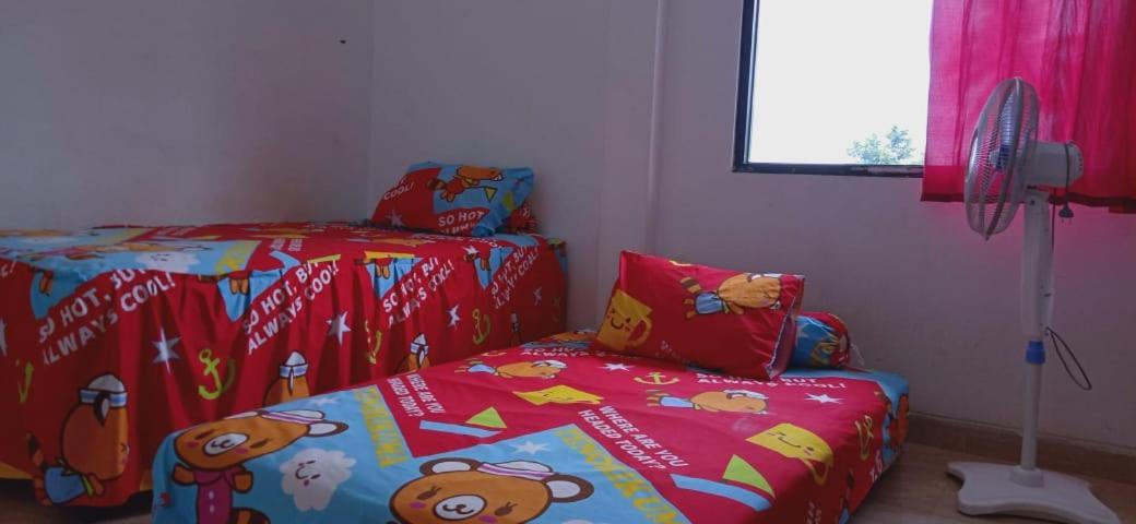 Almira homestay Jambi Exterior foto