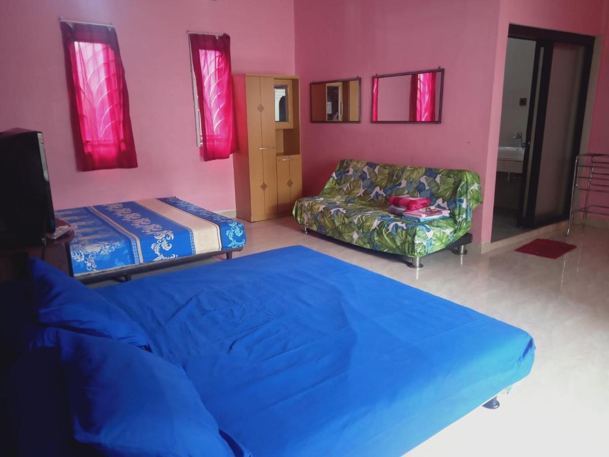 Almira homestay Jambi Exterior foto