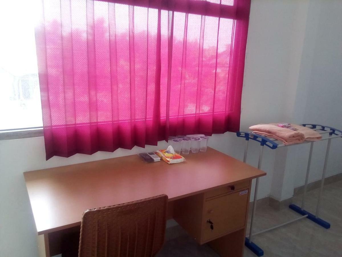 Almira homestay Jambi Exterior foto