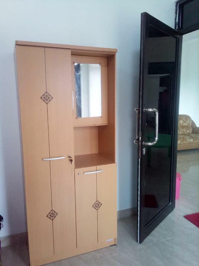 Almira homestay Jambi Exterior foto