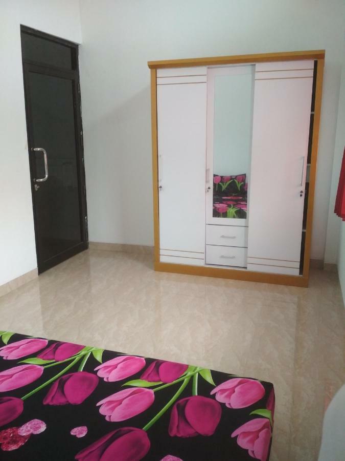 Almira homestay Jambi Exterior foto